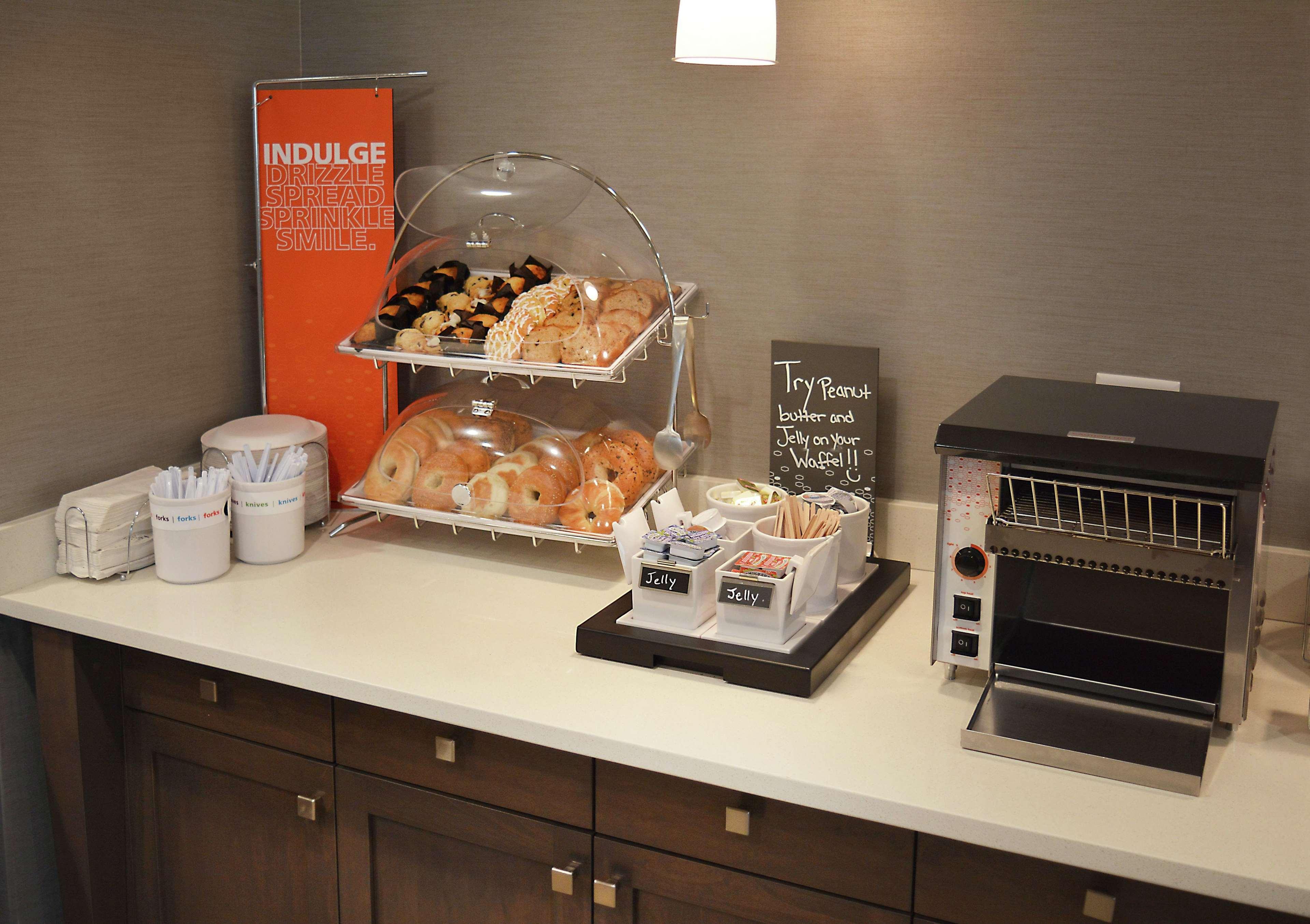 Hampton Inn & Suites Philadelphia/Media Ngoại thất bức ảnh