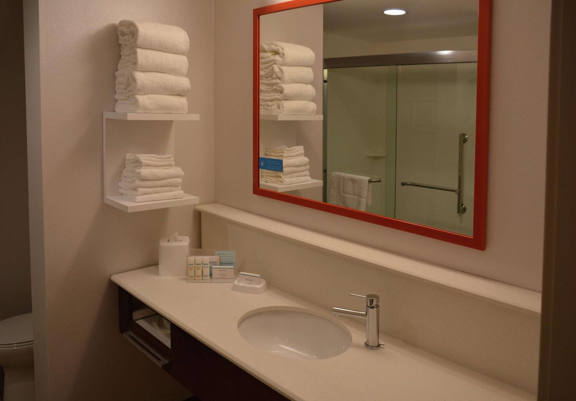 Hampton Inn & Suites Philadelphia/Media Ngoại thất bức ảnh